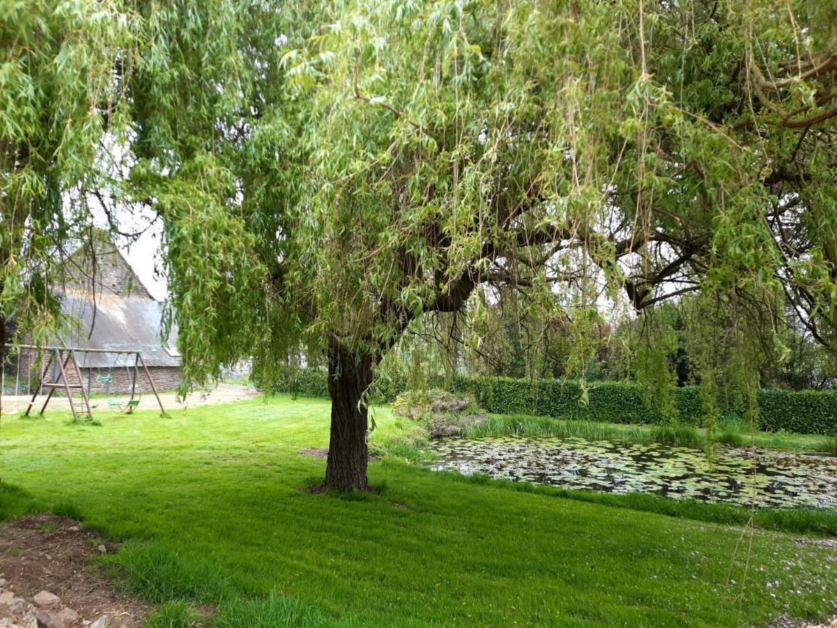A La Memoire De Merlin & Spa Saint-Malon-sur-Mel Exteriör bild