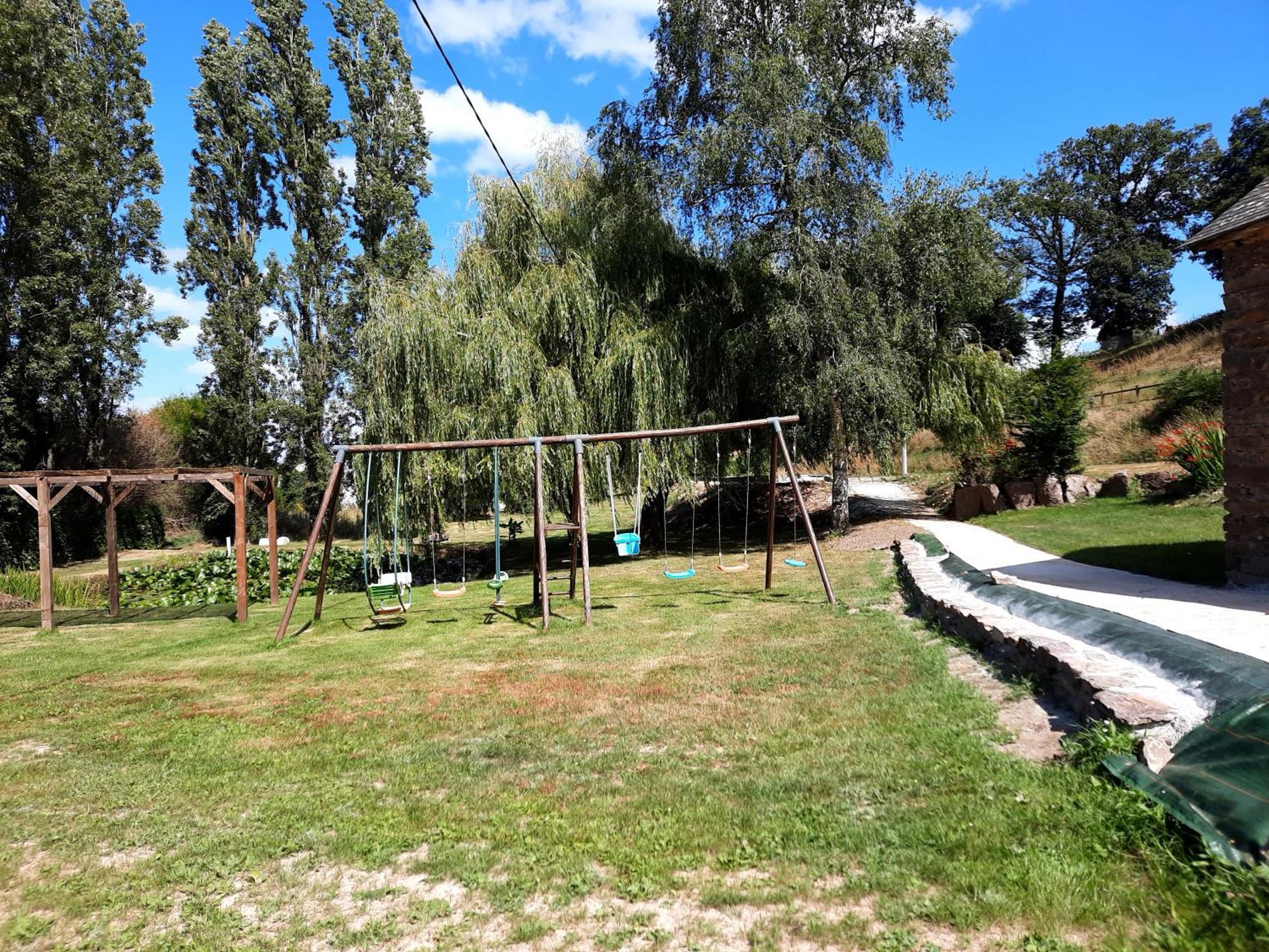 A La Memoire De Merlin & Spa Saint-Malon-sur-Mel Exteriör bild